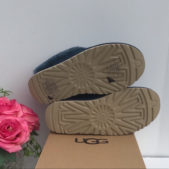 UGG Cluggette Slippers - Picture 5 of 8